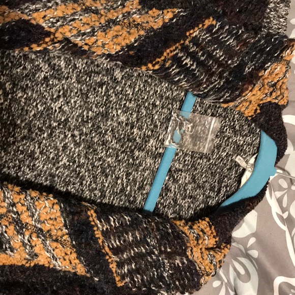 Cardigan - Picture 2 of 4